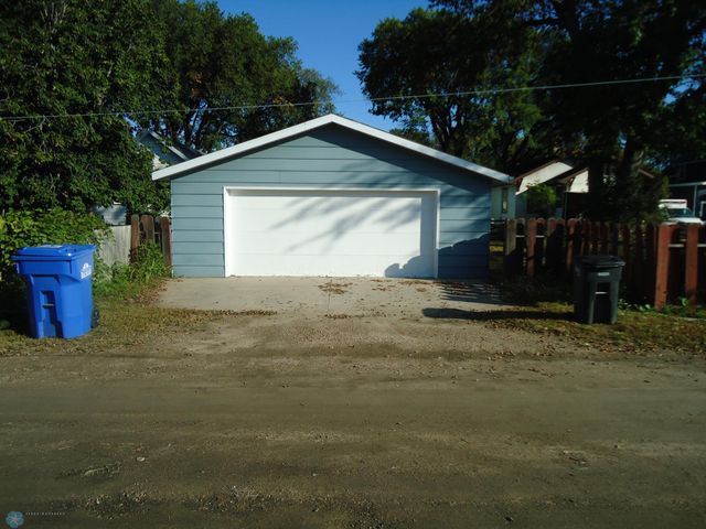 1418 11th Avenue S, Fargo, ND 58103