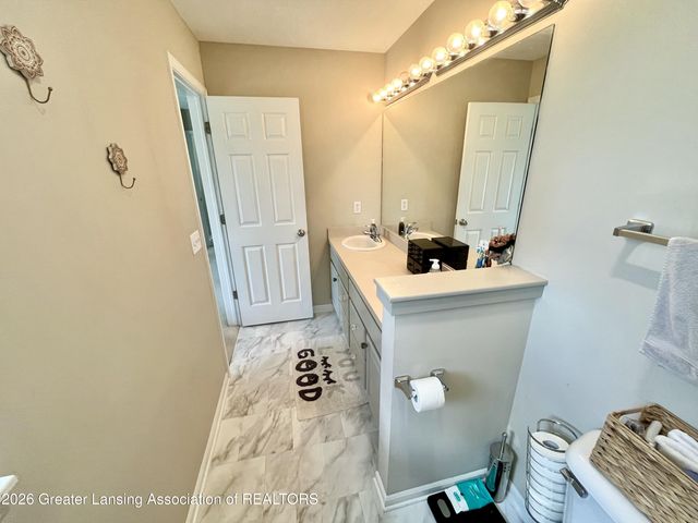 8639 Jacaranda Drive, Dimondale, MI 48821