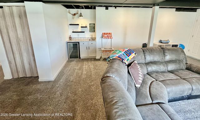 8639 Jacaranda Drive, Dimondale, MI 48821
