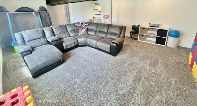 8639 Jacaranda Drive, Dimondale, MI 48821