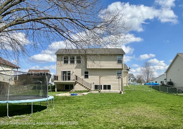 8639 Jacaranda Drive, Dimondale, MI 48821