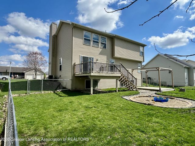 8639 Jacaranda Drive, Dimondale, MI 48821