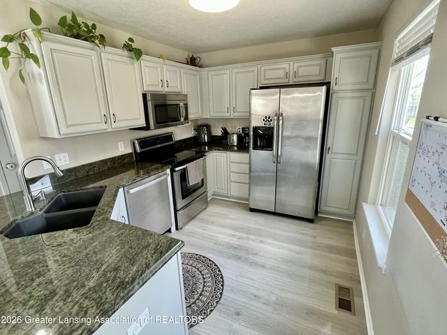 8639 Jacaranda Drive, Dimondale, MI 48821
