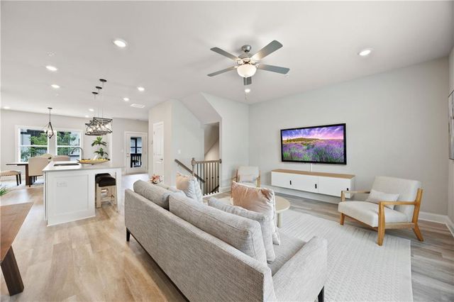 504 Hampton Crossing, Woodstock, GA 30188