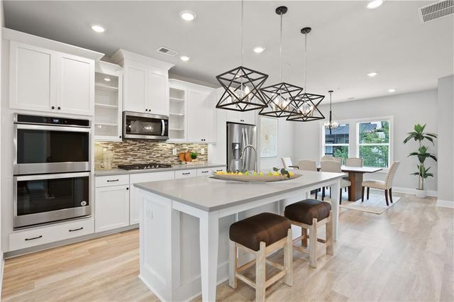 504 Hampton Crossing, Woodstock, GA 30188