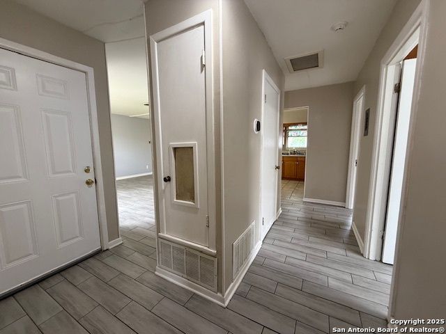 4519 CREEKMOOR DR, San Antonio, TX 78220