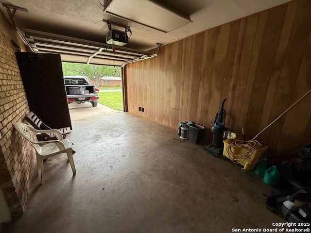 4519 CREEKMOOR DR, San Antonio, TX 78220