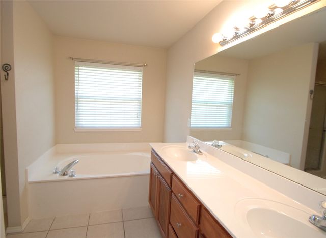 4944 S 204 Avenue E, Broken Arrow, OK 74014