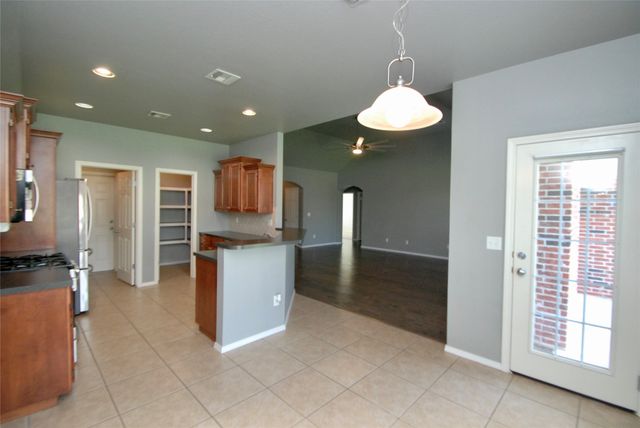 4944 S 204 Avenue E, Broken Arrow, OK 74014