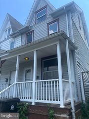 1913 NORTH ST, Harrisburg, PA 17103