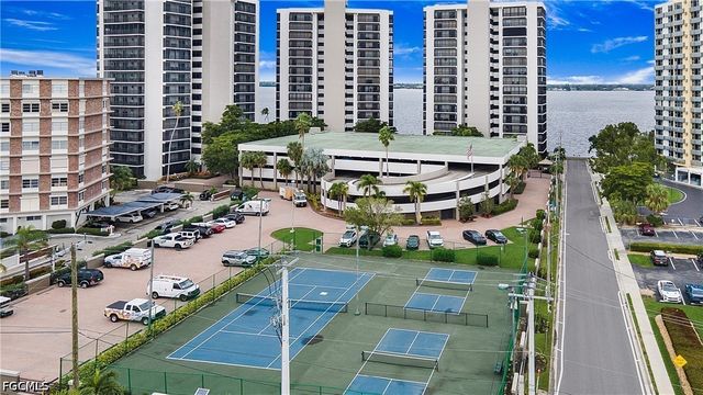 1920 Virginia AVE 902, Fort Myers, FL 33901