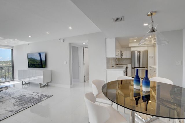 7847 Lakeside Boulevard 1063, Boca Raton, FL 33434