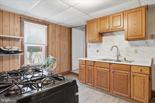 226 N SPRING ST, Martinsburg, WV 25401