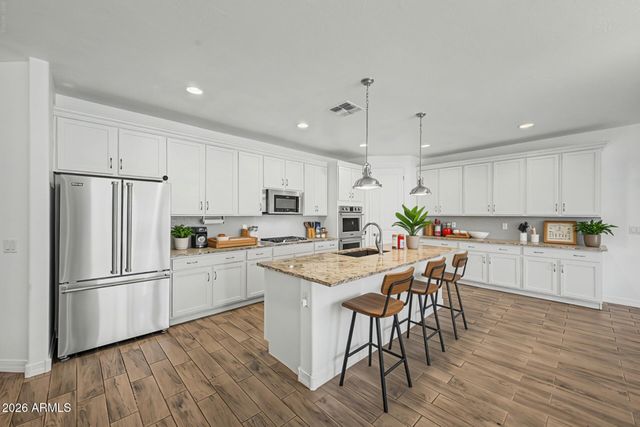 18205 W CASSIA Way, Goodyear, AZ 85338