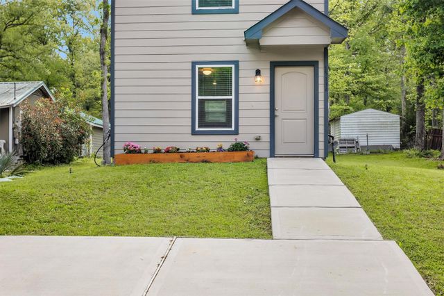 15134 Austin Rd, Willis, TX 77378