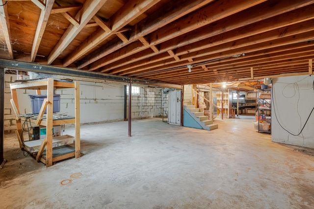 327 Softwood Drive, Hobart, IN 46342