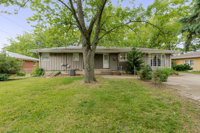 327 Softwood Drive, Hobart, IN 46342