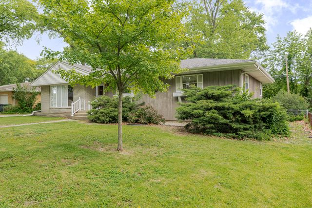 327 Softwood Drive, Hobart, IN 46342