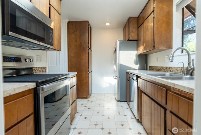 6612 Alder Glen Drive SE, Lacey, WA 98513