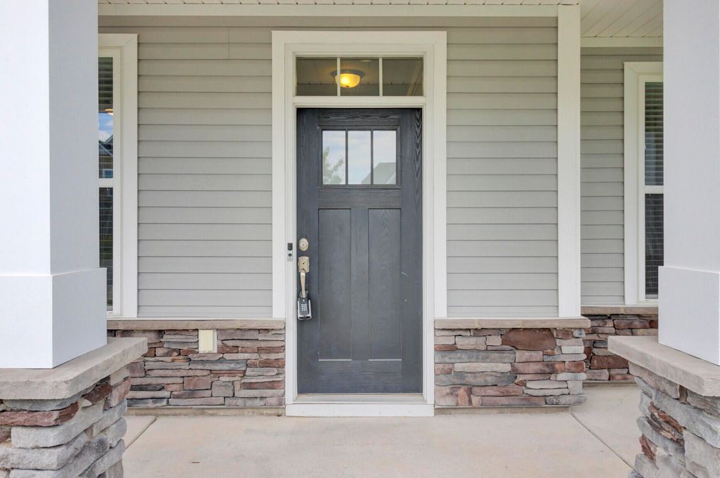 Image 6 of property listing at 461 Spectrum Road, Summerville, SC 29486