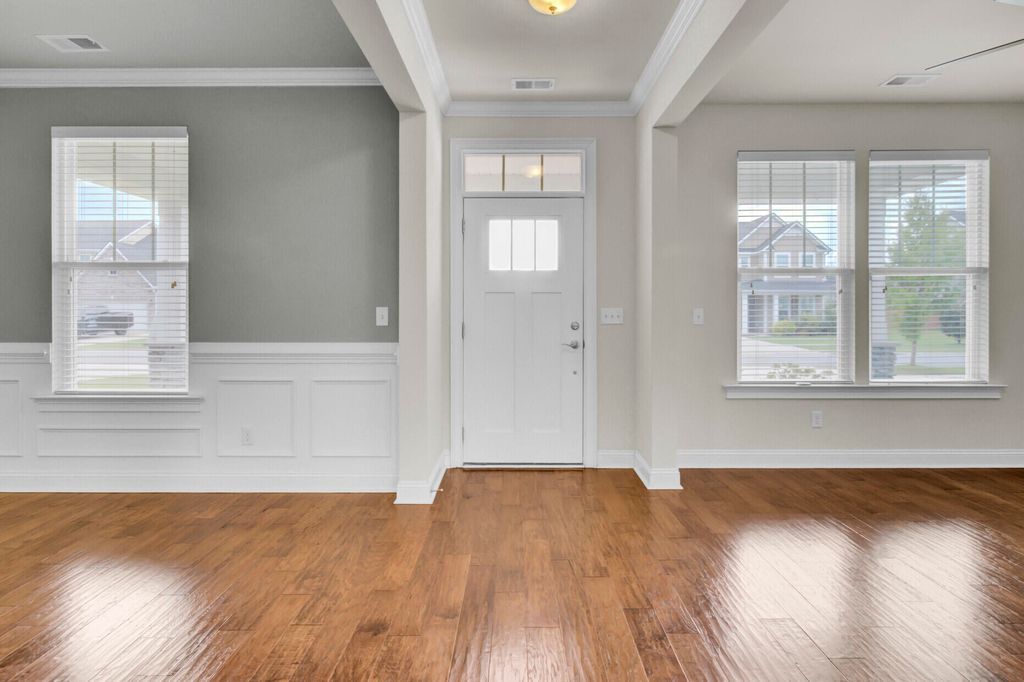 Image 8 of property listing at 461 Spectrum Road, Summerville, SC 29486