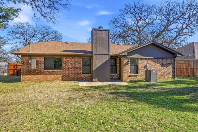 705 Timberoaks Drive, Azle, TX 76020