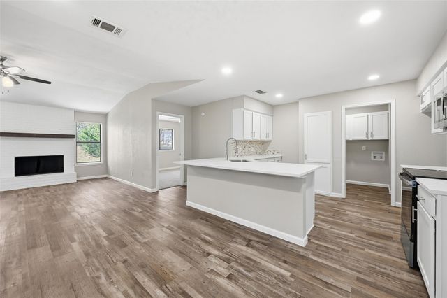 705 Timberoaks Drive, Azle, TX 76020