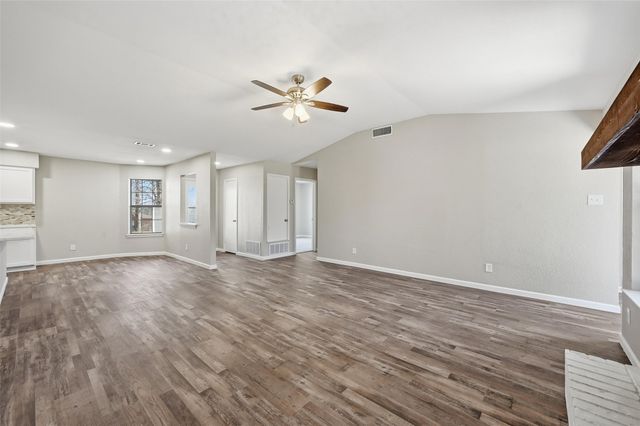 705 Timberoaks Drive, Azle, TX 76020