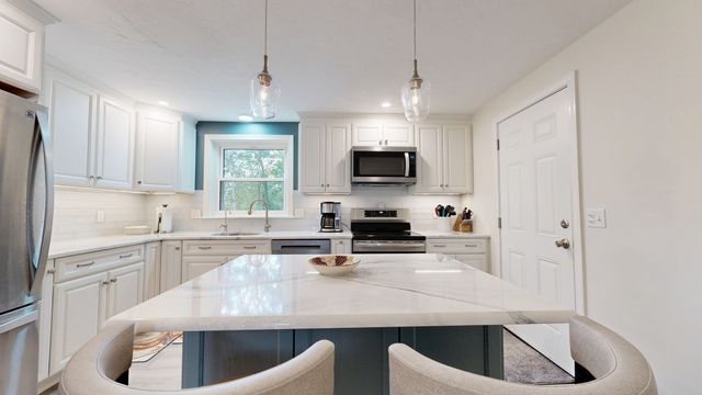 130 Island Rd, Millis, MA 02054