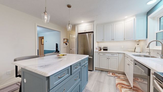 130 Island Rd, Millis, MA 02054