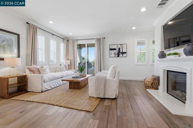 971 Bluebell Dr, Livermore, CA 94551