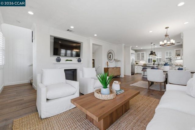 971 Bluebell Dr, Livermore, CA 94551
