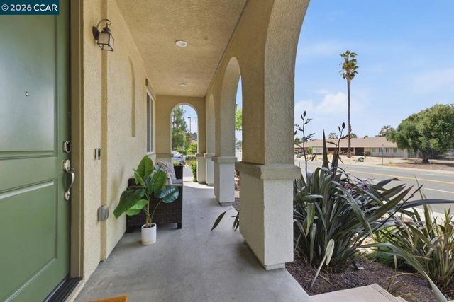 971 Bluebell Dr, Livermore, CA 94551