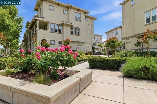 971 Bluebell Dr, Livermore, CA 94551