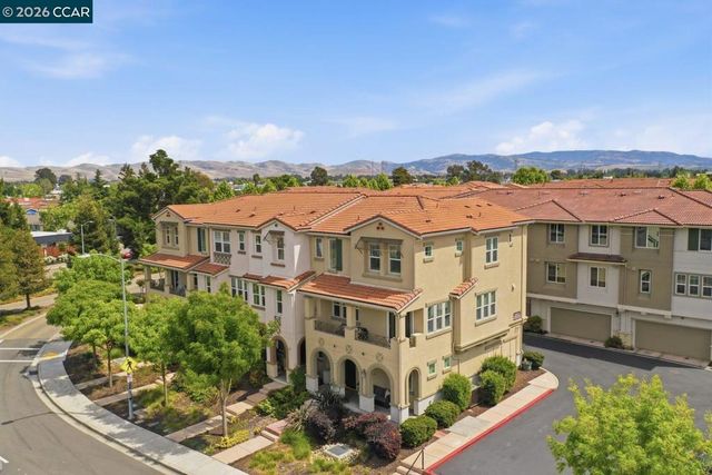 971 Bluebell Dr, Livermore, CA 94551