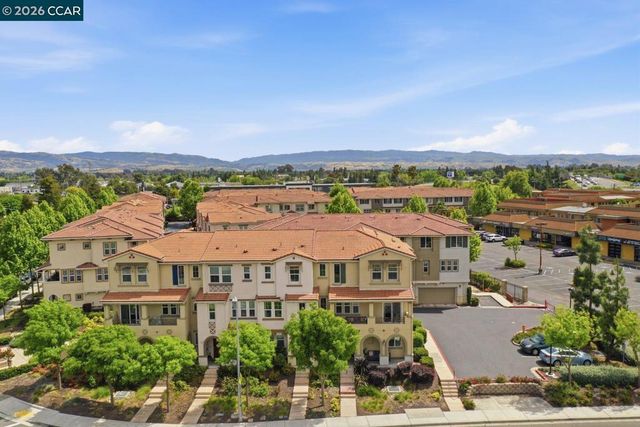 971 Bluebell Dr, Livermore, CA 94551