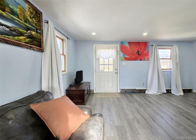 17 Gregory Drive, Ronkonkoma, NY 11779