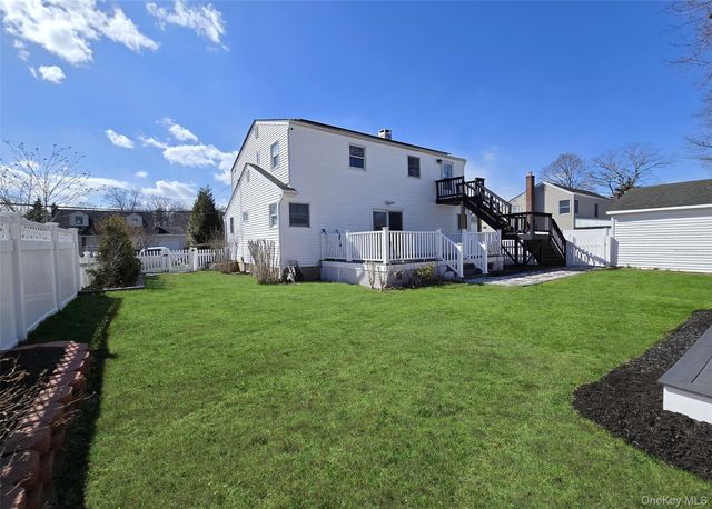 17 Gregory Drive, Ronkonkoma, NY 11779