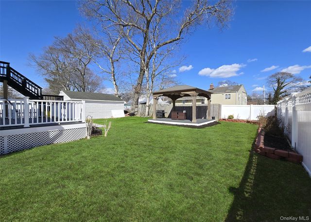 17 Gregory Drive, Ronkonkoma, NY 11779