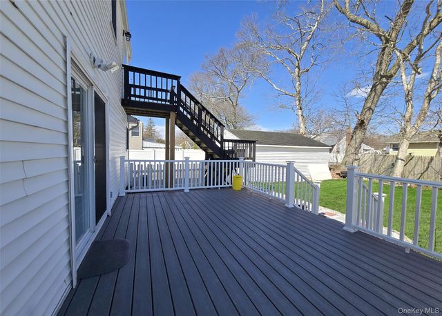 17 Gregory Drive, Ronkonkoma, NY 11779