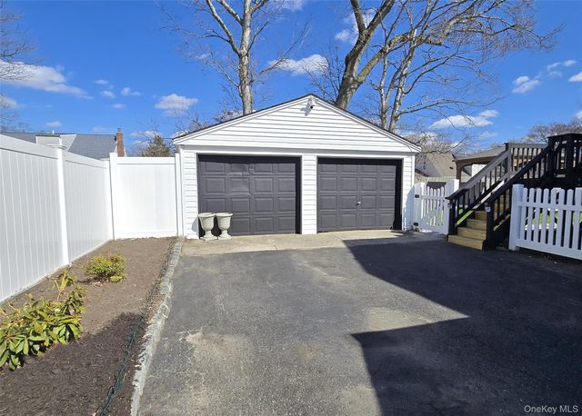 17 Gregory Drive, Ronkonkoma, NY 11779