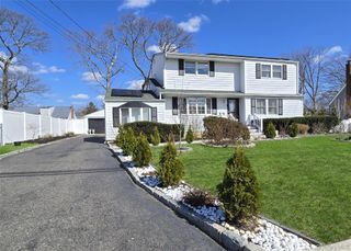 17 Gregory Drive, Ronkonkoma, NY 11779