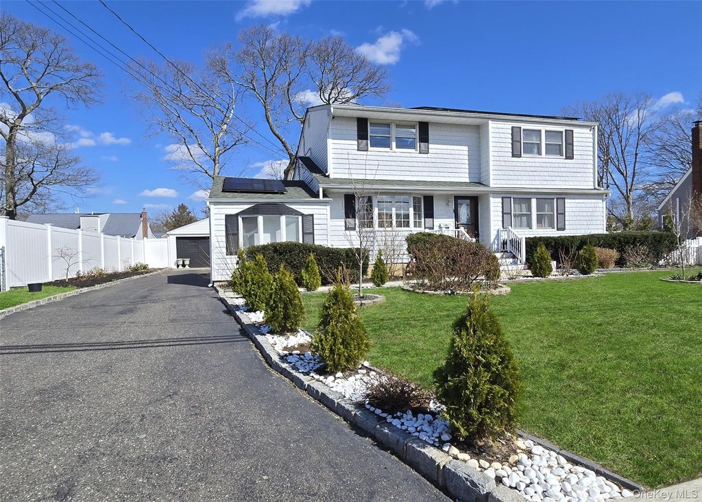 17 Gregory Drive, Ronkonkoma, NY 11779