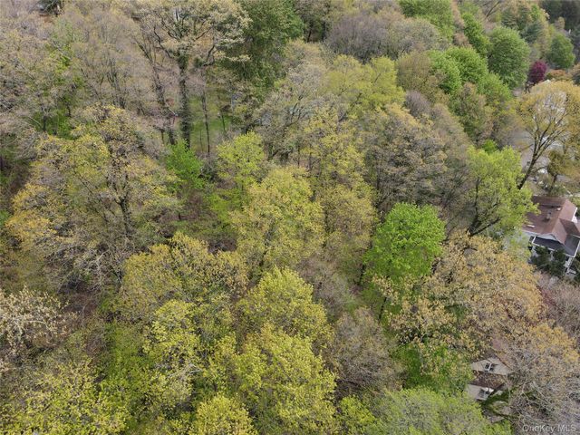 18 Columbus Ave, Valhalla, NY 10595