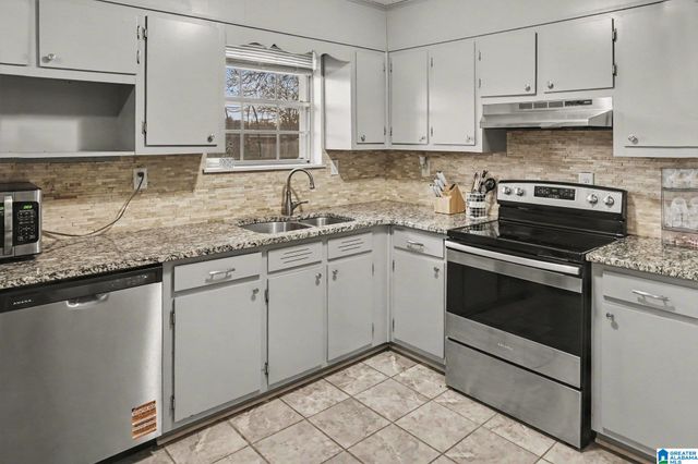 111 MORRIS AVENUE, Clanton, AL 35045