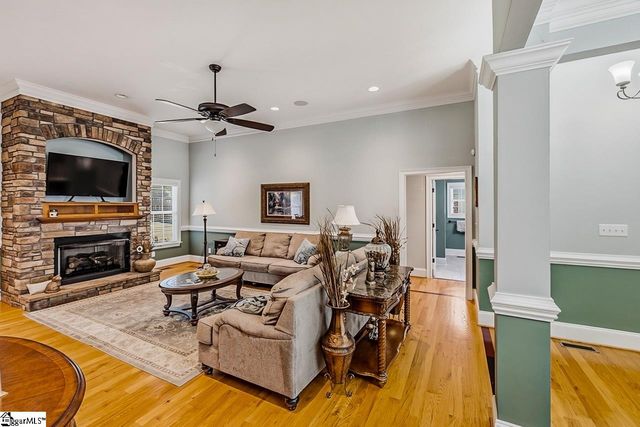 821 E Golden View Lane, Boiling Springs, SC 29316