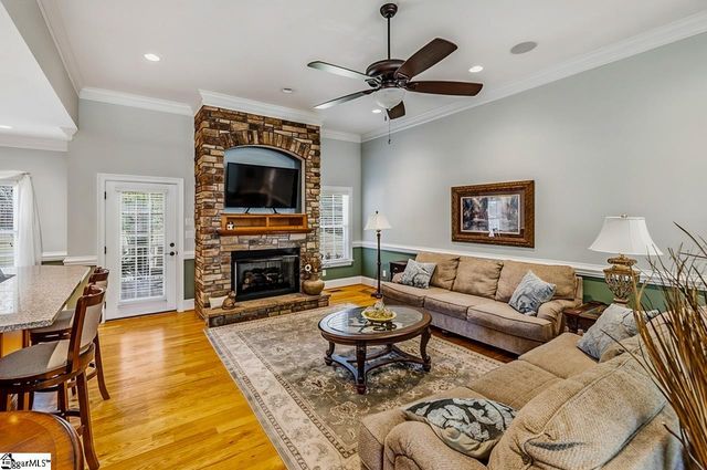 821 E Golden View Lane, Boiling Springs, SC 29316