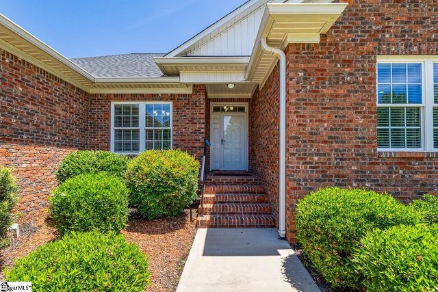 821 E Golden View Lane, Boiling Springs, SC 29316