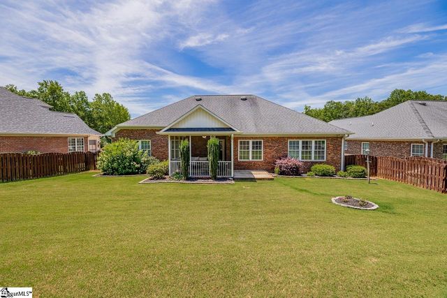 821 E Golden View Lane, Boiling Springs, SC 29316