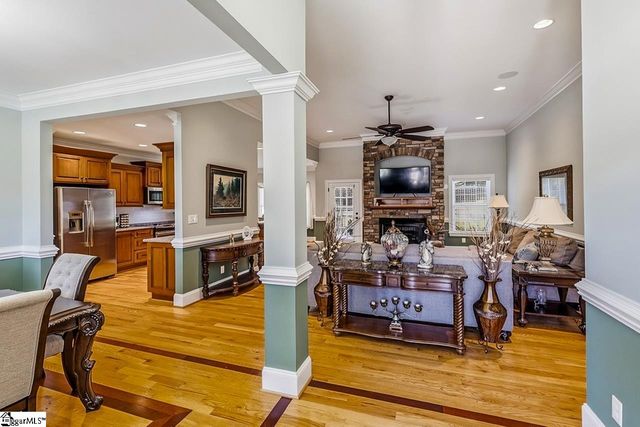 821 E Golden View Lane, Boiling Springs, SC 29316